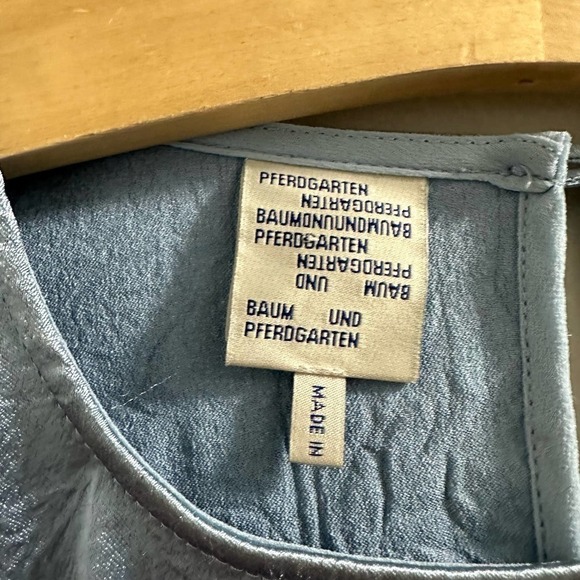 🔴BAUM UND PFERDGARTEN Marcy‎ Cutout Satin Blouse In Blue Fog - Picture 4 of 10